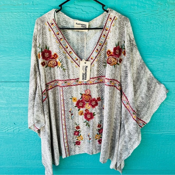 SAVANNA JANE BOHO EMBROIDERED PONCHO TOP SIZE 2X NWT V-NECK - Picture 3 of 10